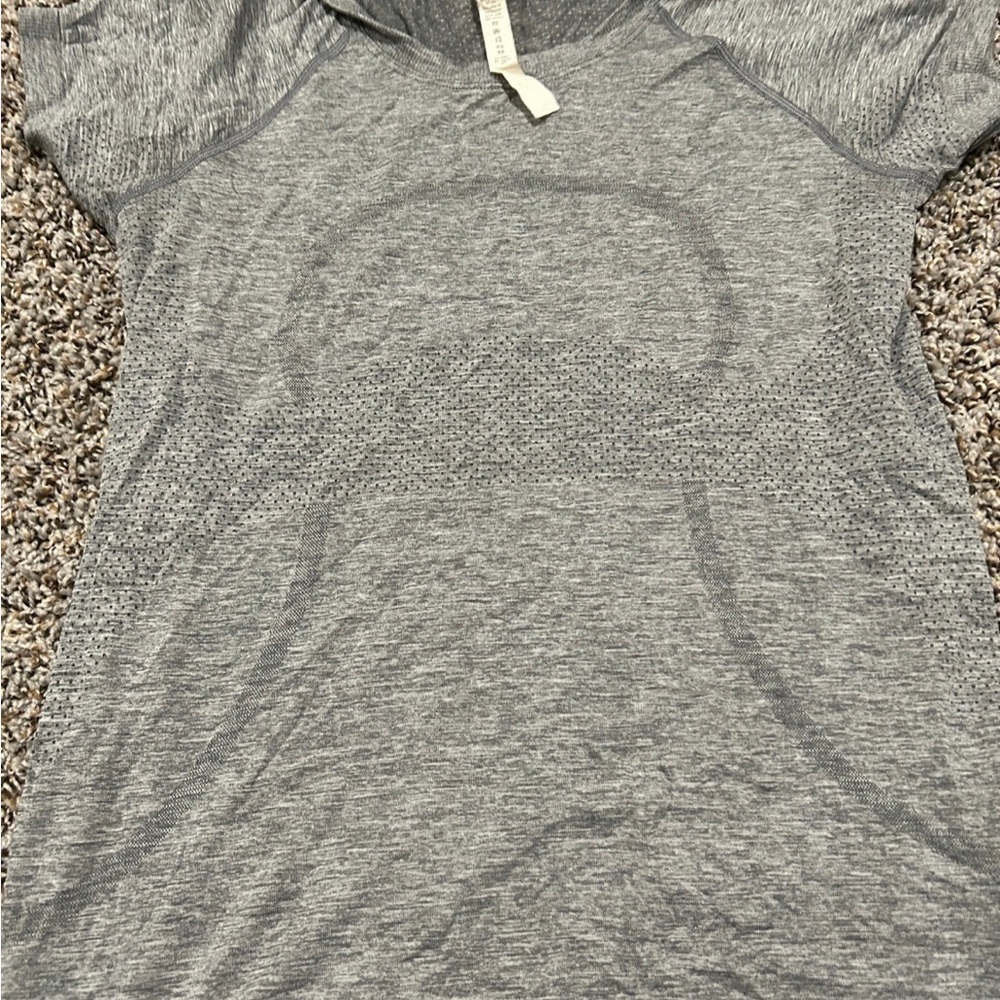 Luluemon tee